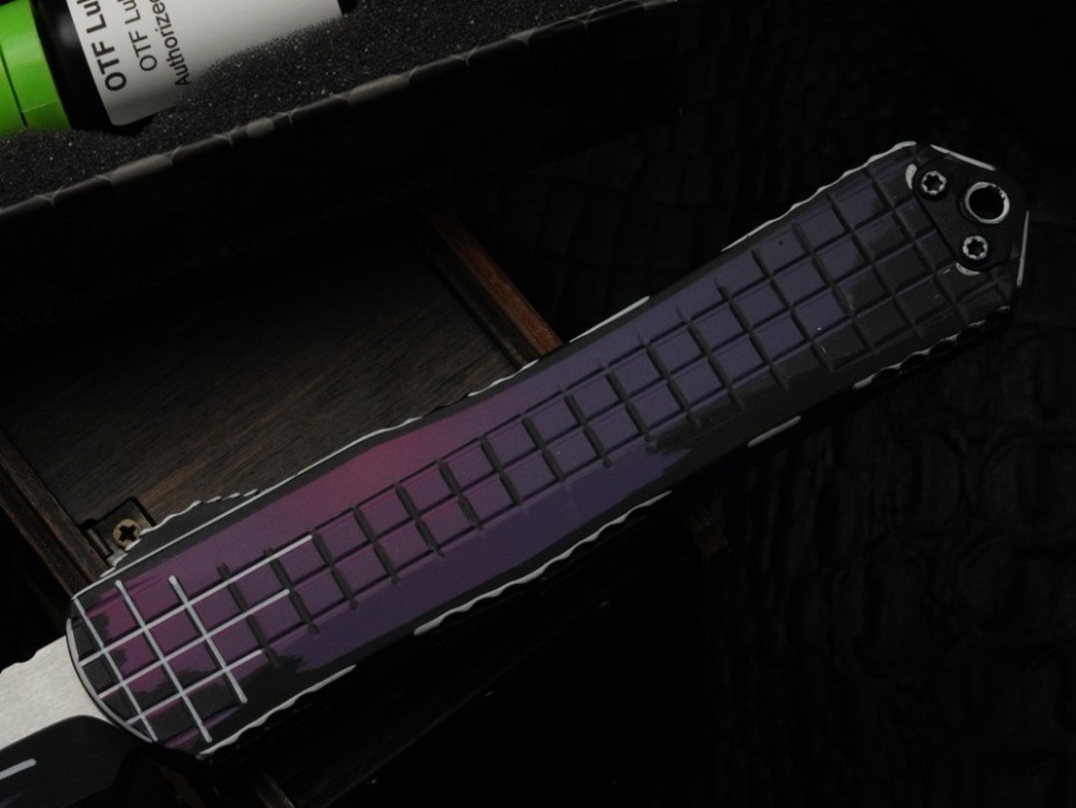 Heretic Knives Manticore X Cel Shade Purple Frag Handle w/ Recurve MagnaCut Exclusive H033F-CS-PU