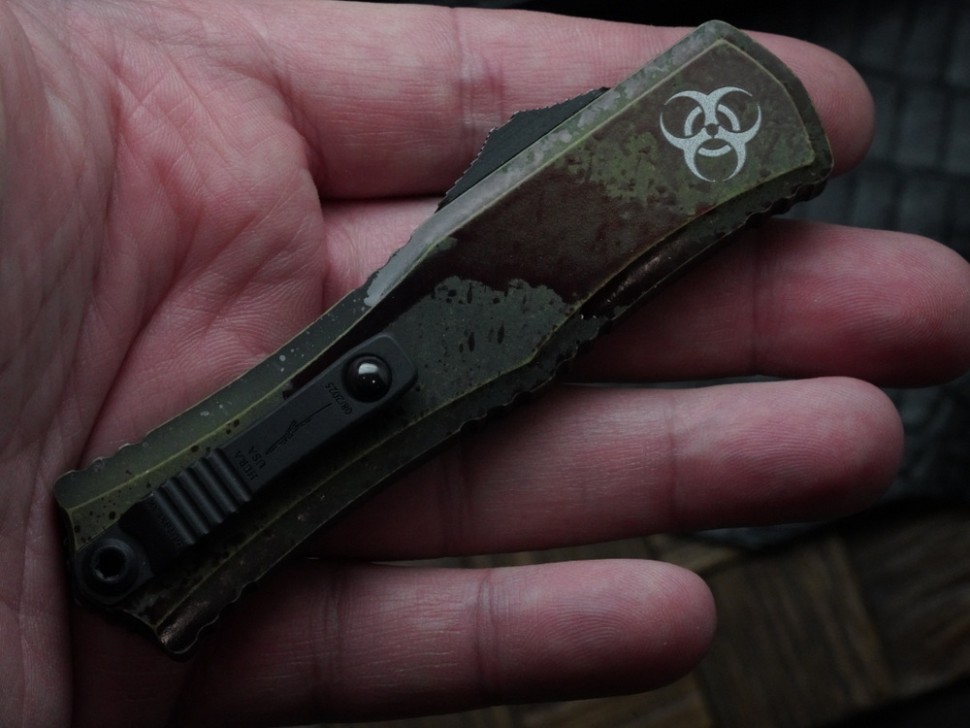 Microtech Knives Mini Hera Outbreak D/E M390MK Signature Series 1702M-1OBDS