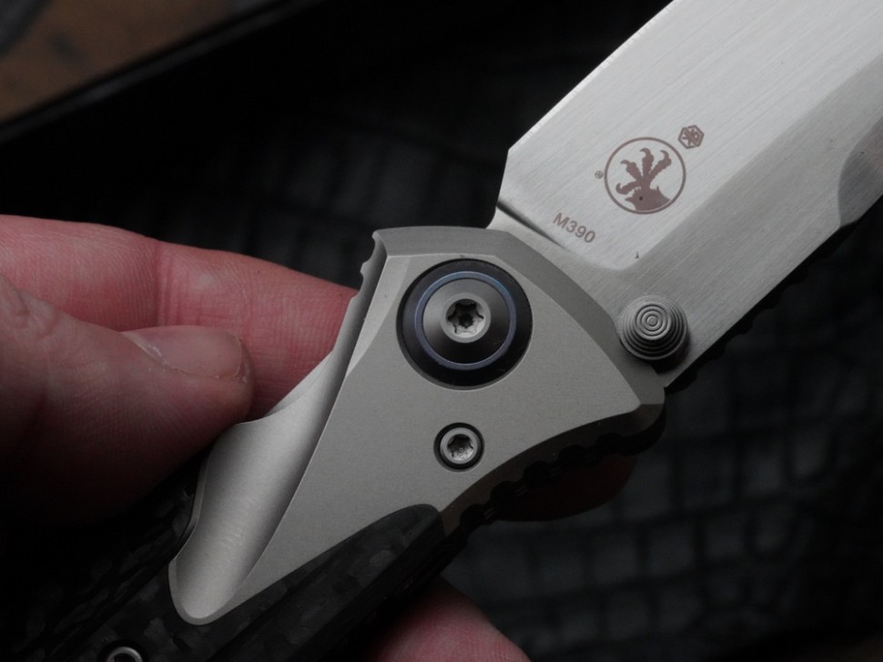 Discontinued Microtech Knives Socom Bravo Mini Warcom Hand Satin w/ Blue Ti Pivot Collars & Carbon Fiber Scales 263M-4CFTI