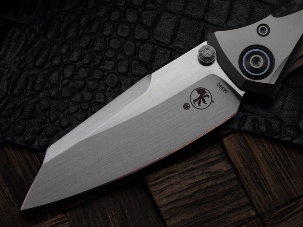 Discontinued Microtech Knives Socom Bravo Mini Warcom Hand Satin w/ Blue Ti Pivot Collars & Carbon Fiber Scales 263M-4CFTI