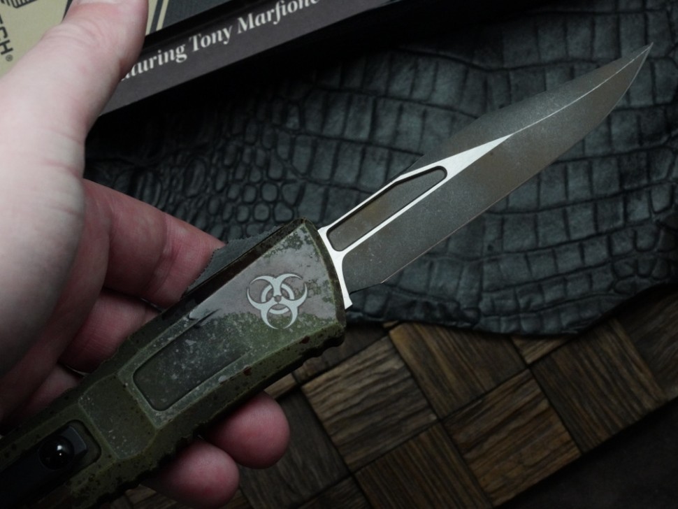 Microtech Knives Combat Troodon Gen III Outbreak Bowie Signature Series 1146-1OBDS