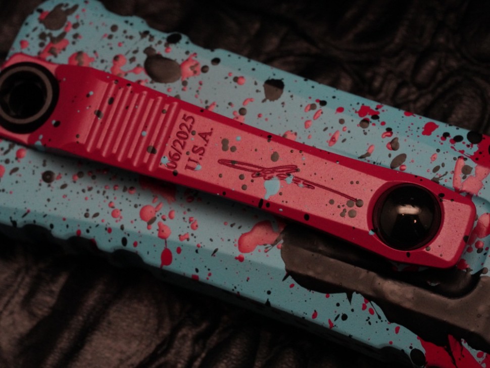 Microtech Knives Combat Troodon Gen III D/E Light Blue/Pink Splatter Signature Series 1142-1LBPKBKSPLS