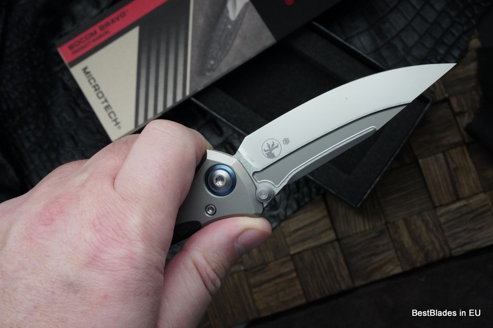 Microtech Knives Socom Bravo Mini S/E Bead Blast Standard w/ Blue Ti Pivot Collars & Carbon Fiber Scales 260M-7CFTI