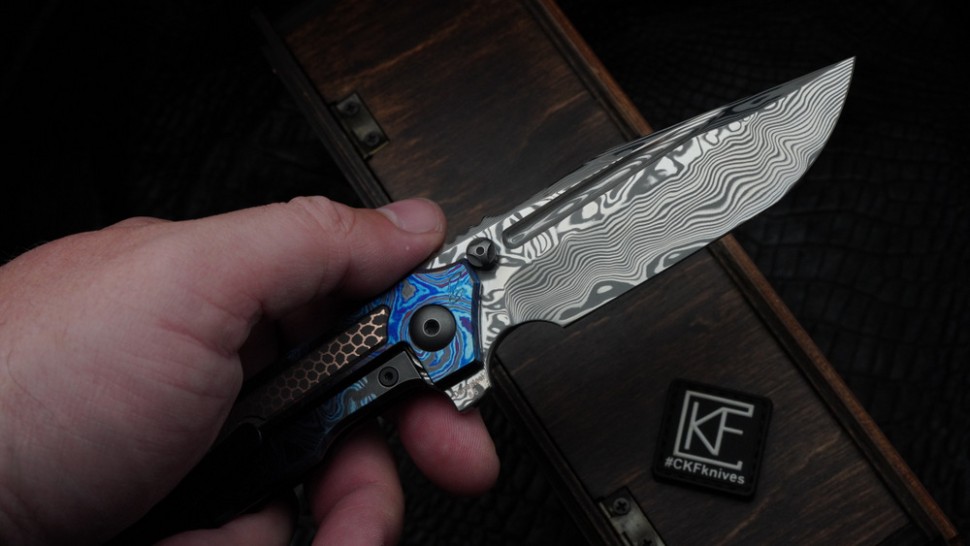 CKF/Rassenti Snafu-4 M FULL-DRESS (Damasteel, ZircuTi, Superconductor)