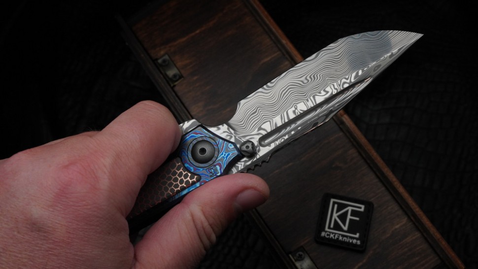 CKF/Rassenti Snafu-4 M FULL-DRESS (Damasteel, ZircuTi, Superconductor)