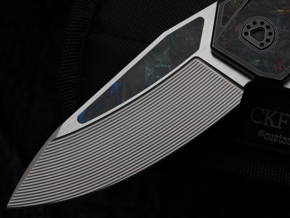 CKF/Wullumsen Gozer (M398 62,5HRC, CKF CF, Ti)