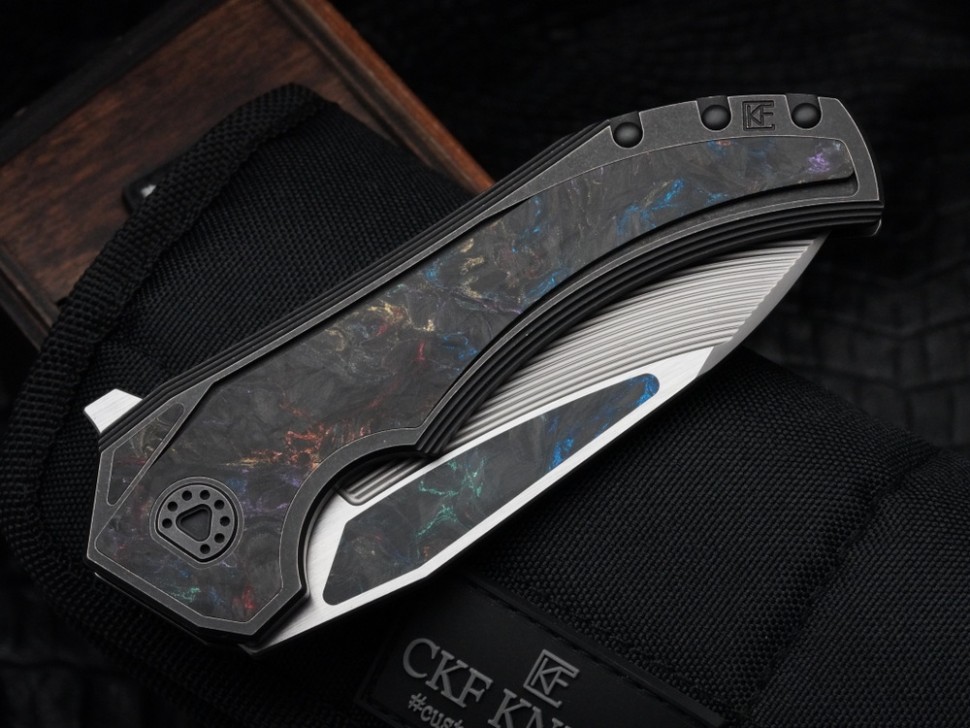 CKF/Wullumsen Gozer (M398 62,5HRC, CKF CF, Ti)