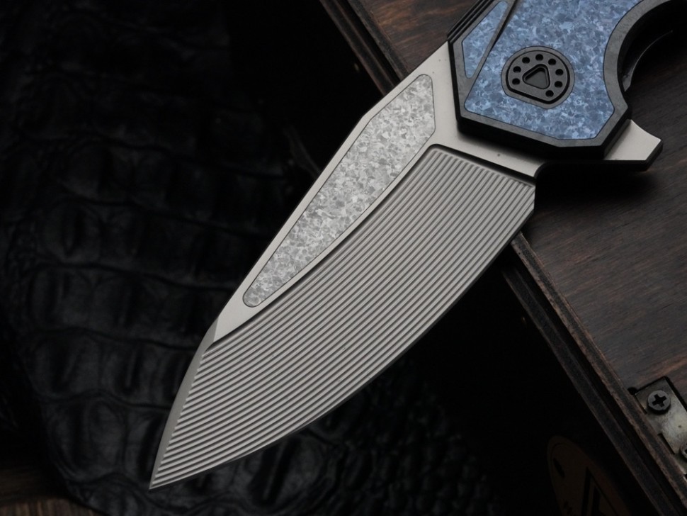 CKF/Wullumsen Gozer (M398 62,5HRC, CrystalTi blue)