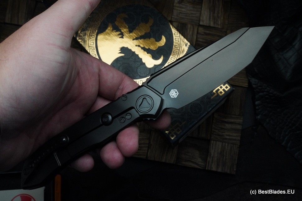 Microtech ANAX Titanium DLC Tanto M390 & Carbon Fiber Inlay 191C-1DLCTCFITI