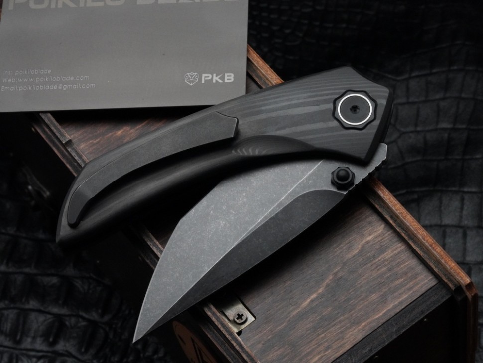 Poikilo Blade Tuna Standard 1 w/ Woodgrain Carbon Fiber Handles & Dark Stonewash M398
