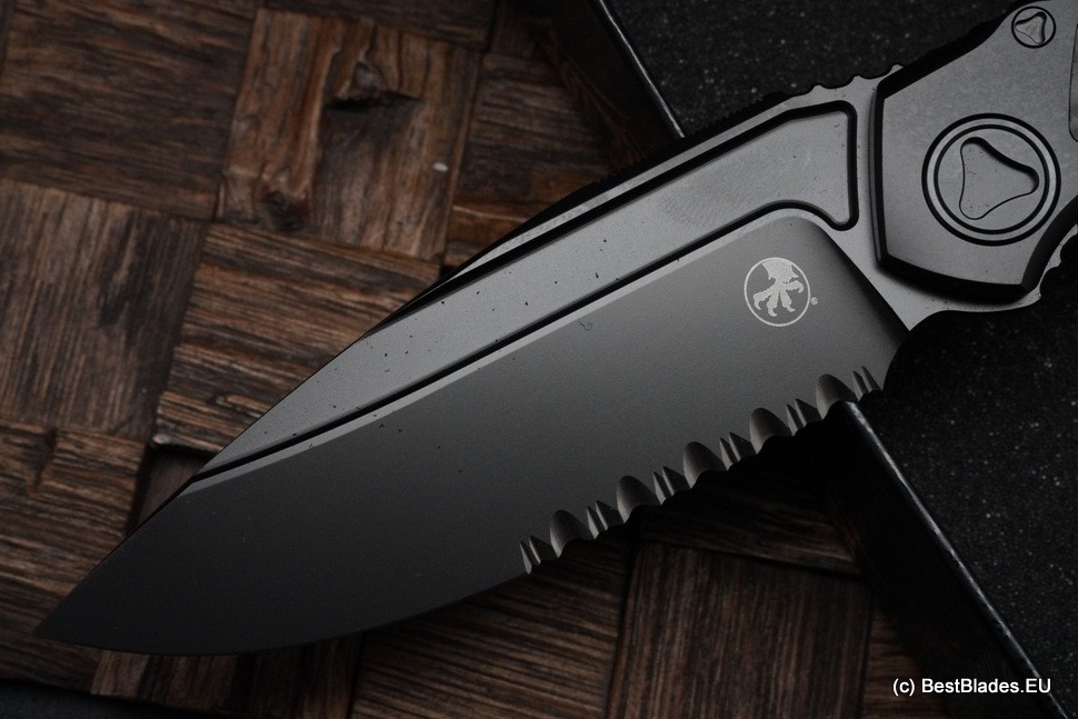 Microtech ANAX Titanium DLC Drop Point M390 Partial Serrated & Carbon Fiber Inlay 190C-2DLCTCFITI