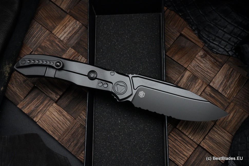 Microtech ANAX Titanium DLC Drop Point M390 Partial Serrated & Carbon Fiber Inlay 190C-2DLCTCFITI