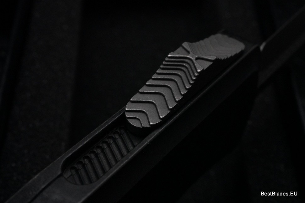 Microtech Knives Hera 2 Apocalyptic D/E w/ Apocalyptic Black Handle 1702-10APBKAP