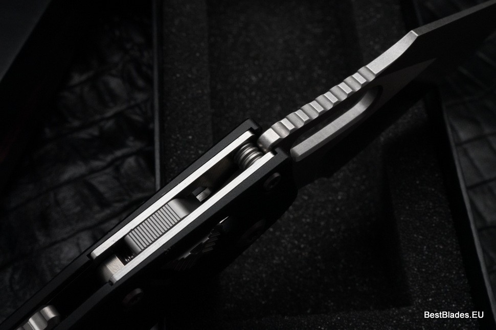 Microtech Knives Manual Stitch RAM LOK Fluted Black Aluminum & M390MK 169RL-10FL