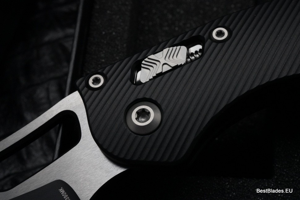 Microtech Knives Manual Stitch RAM LOK Fluted Black Aluminum & Two Tone Black M390MK 169RL-1FL