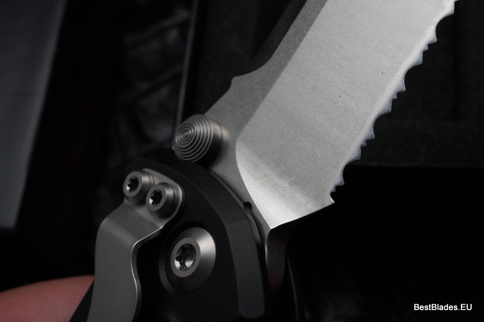 Microtech Socom Elite Single Edge Stonewash Partial Serrated Manual & Black 160-11