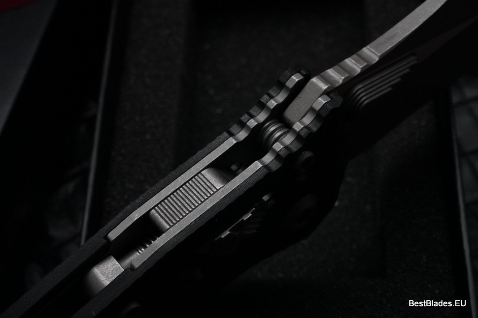 Microtech Amphibian RAM LOK Black Fluted G-10 & Apocalyptic M390MK 137RL-10APFLGTBK